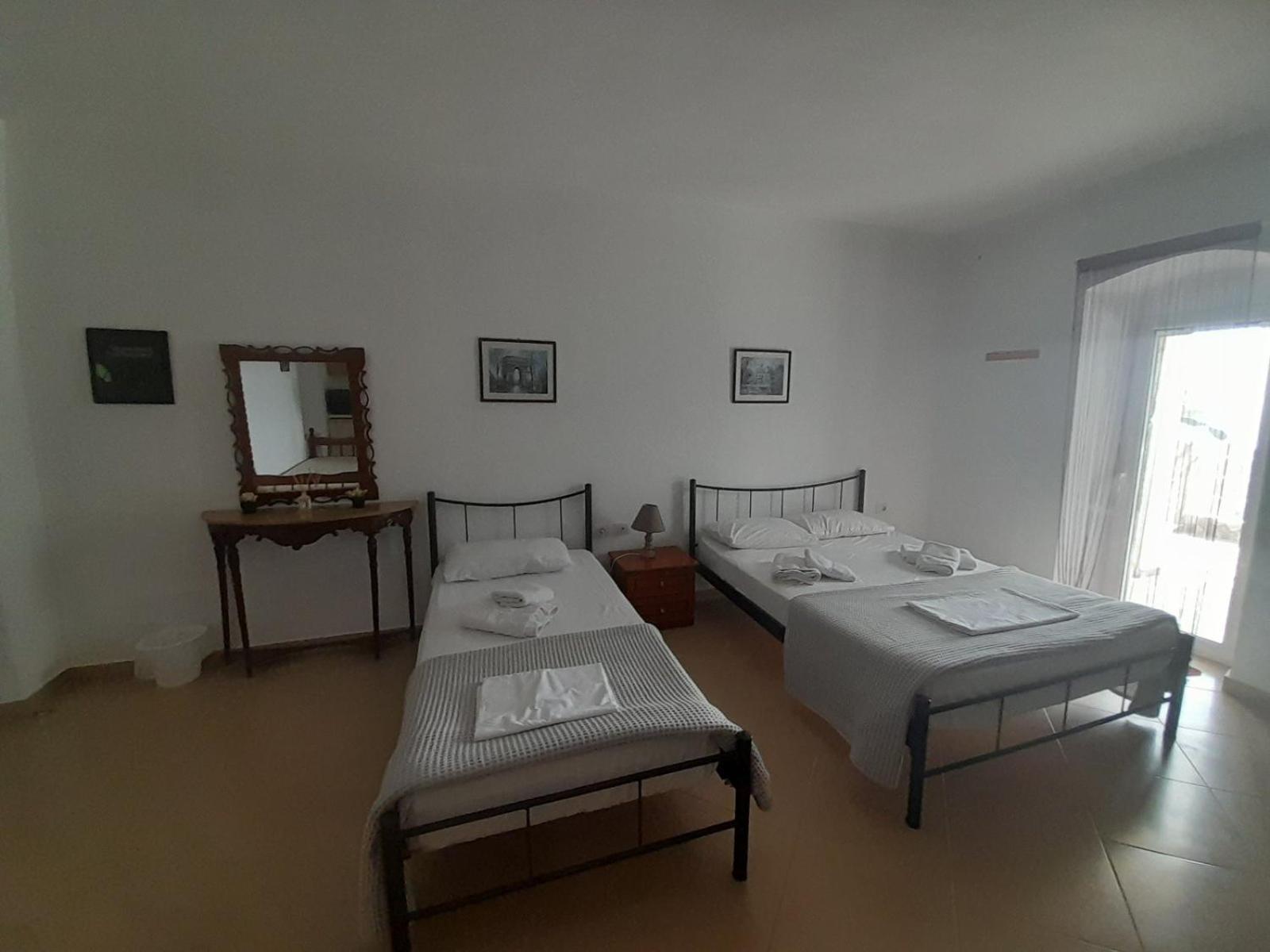 Sofia'S Rooms Himara Kültér fotó